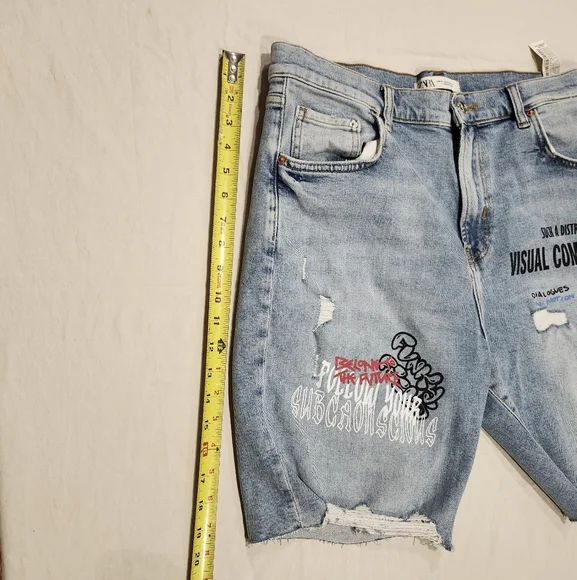 ZARA Mens Relaxed Shorts in Painted Denim - size 34 - Picture 8 of 11